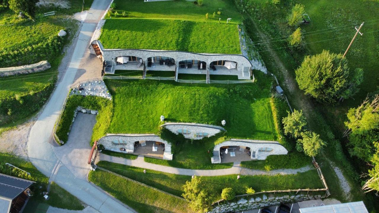 Erdhaeuser Und Apartments Mit Seeblick Und Alleinlage Weissensee Exterior foto
